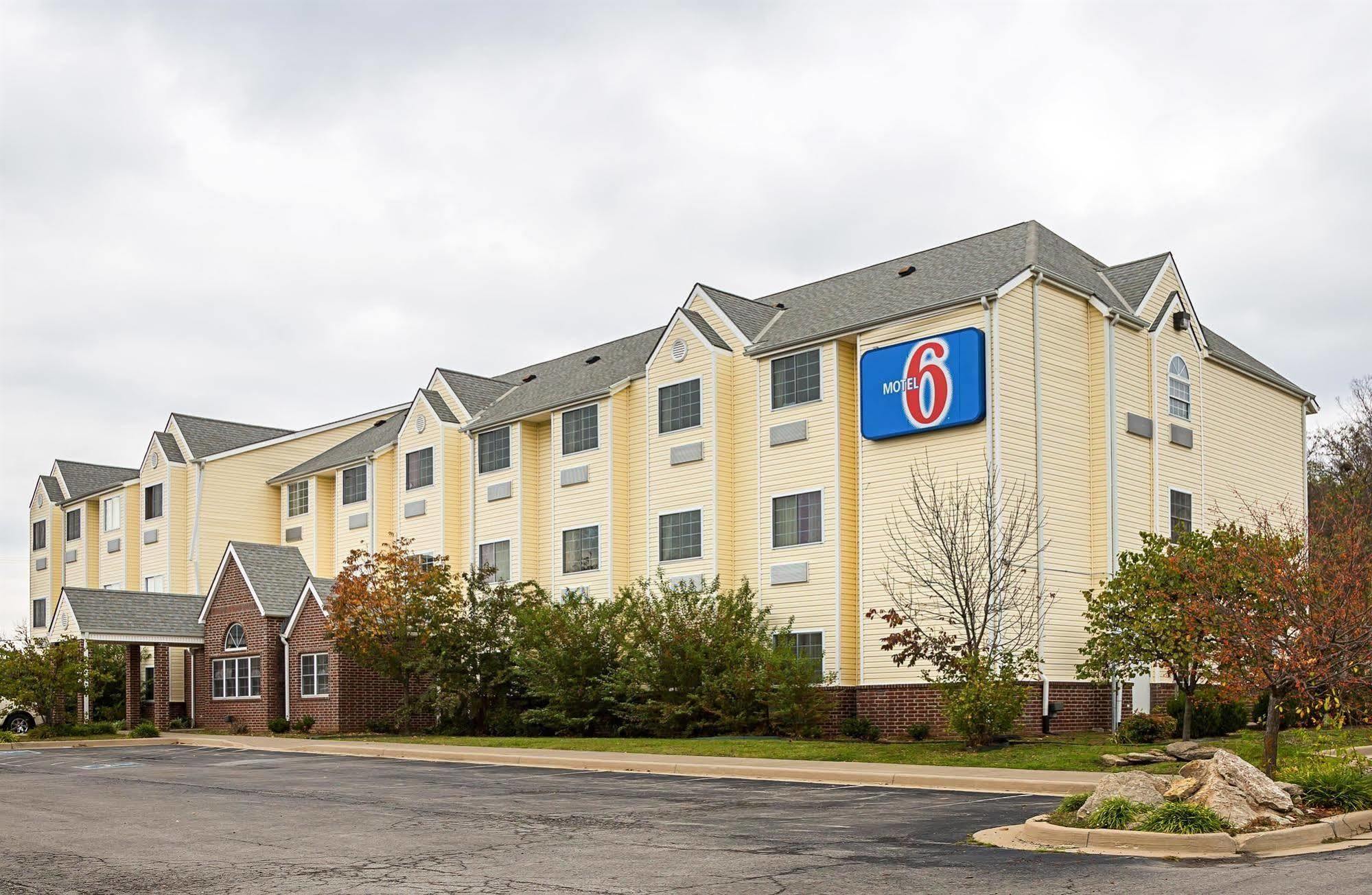 Motel 6 Bartlesville Exterior photo