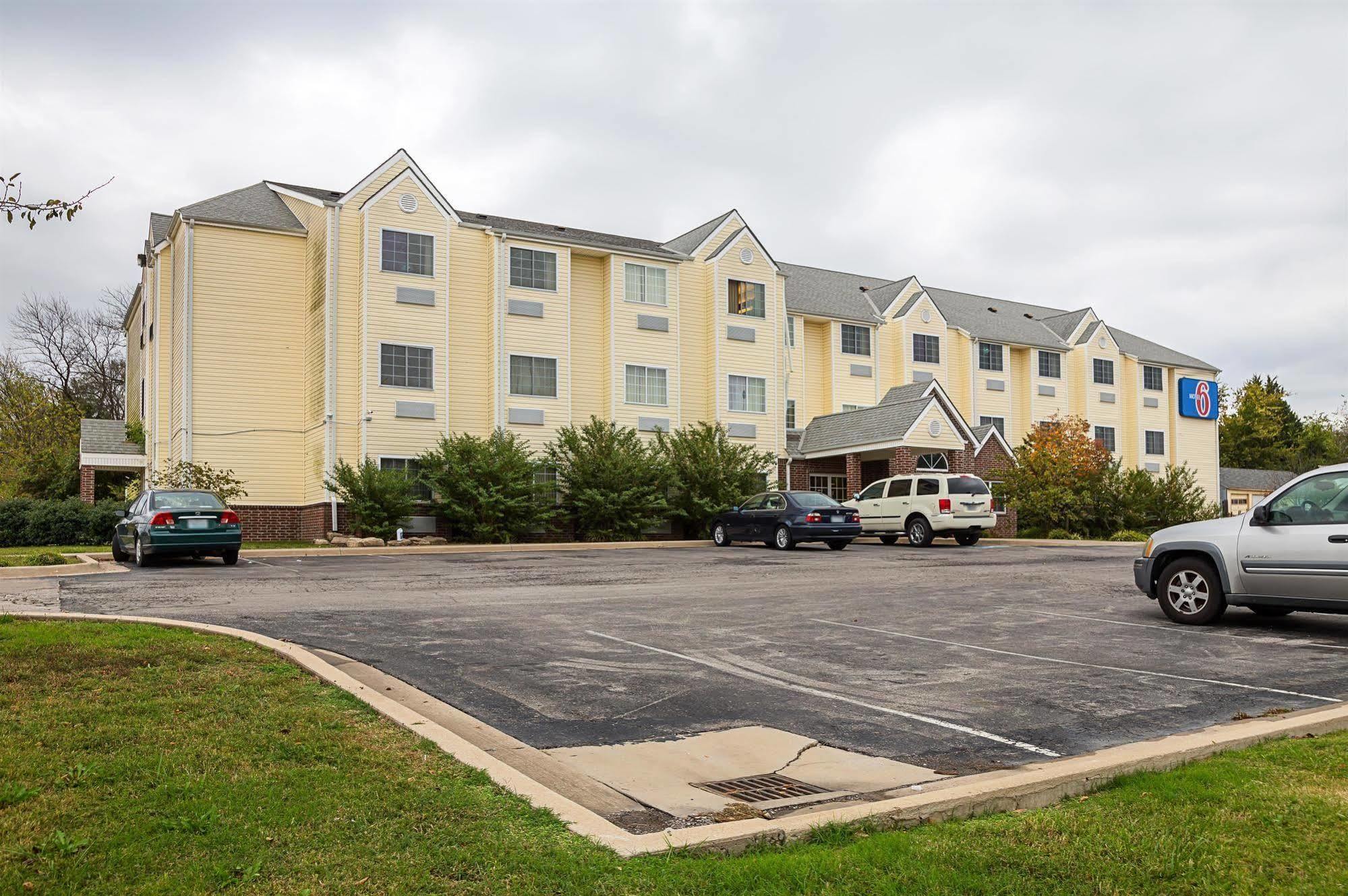 Motel 6 Bartlesville Exterior photo