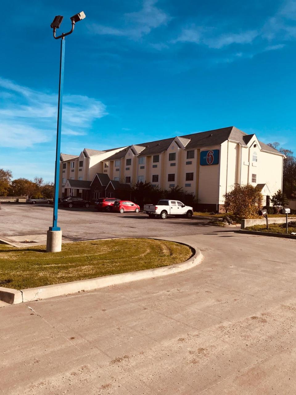 Motel 6 Bartlesville Exterior photo